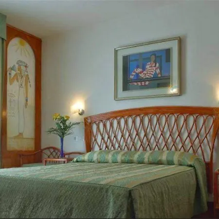 Soraya Hotel 3*